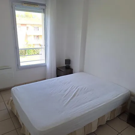 Dans Standing Piscine, Tennis Apartment *