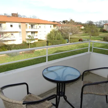 Apartment Dans Standing Piscine, Tennis